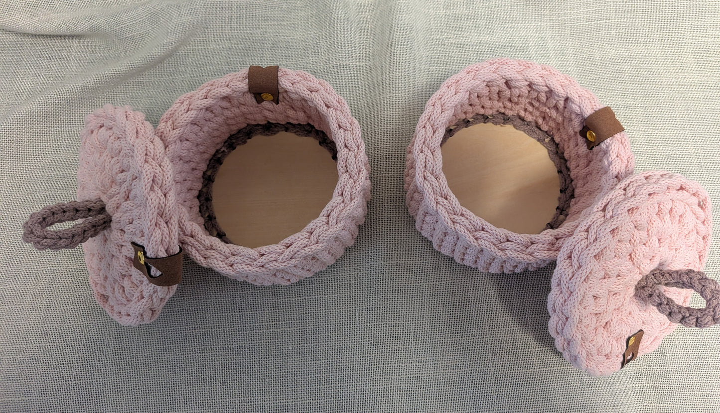 Gehäkelte Körbchen mit Deckel – 2er Set | Hellrosa | Handgemacht