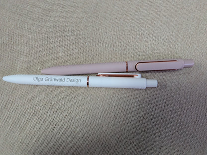 Eleganter Kugelschreiber „OlgaGrünwaldDesign“ – Soft Pastell Stift | Roségold Details | Planner Zubehör