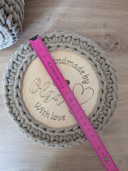 Gehäkelte Körbchen 2er Set – mit Holzboden | Beige & Creme | Handgemacht